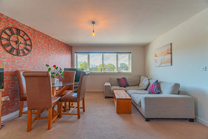 1 Bedroom Flat To Rent In New Road, Hythe, Unfurnished, SO45