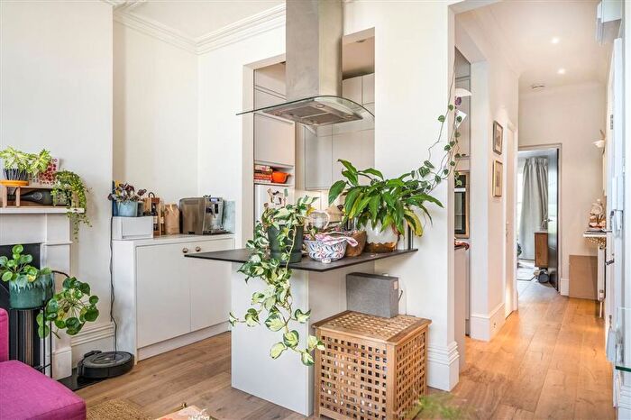 1 Bedroom Flat For Sale In New North Road, Hoxton, N1