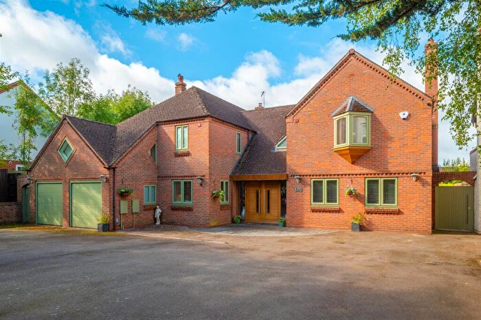 5 Bedroom Detached House For Sale In Banbury Road, Stratford-Upon-Avon, CV37