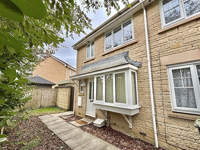 3 Bedroom End Terrace House For Sale In Sutherland Crescent, Chippenham, SN14