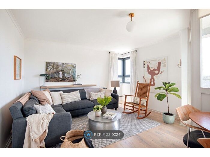 2 Bedroom Flat To Rent In Elmington Estate, London, SE5