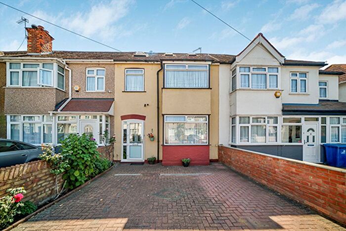 4 Bedroom Terraced House For Sale In Birkbeck Avenue, Greenford, UB6