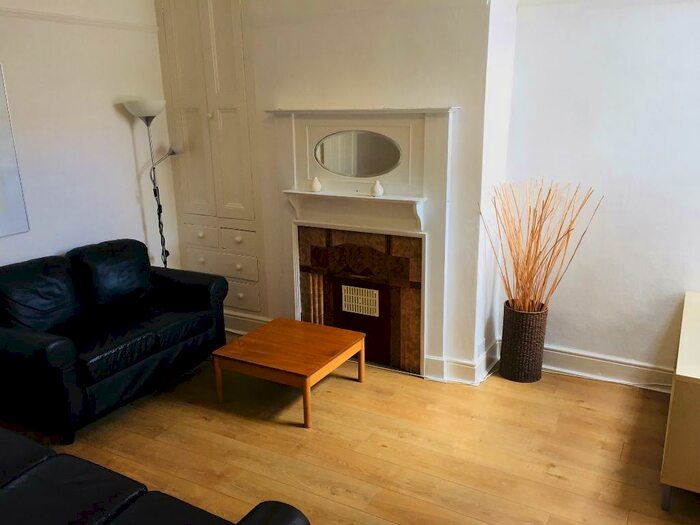 3 Bedroom Terraced House To Rent In Fairfield Street, Salford, M6