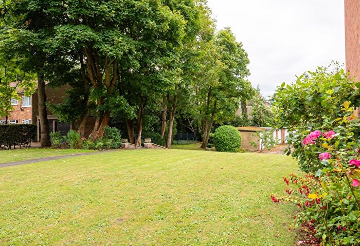 2 Bedroom Flat To Rent In Broomfield House, Stanmore Hill, Stanmore, Greater London, HA7