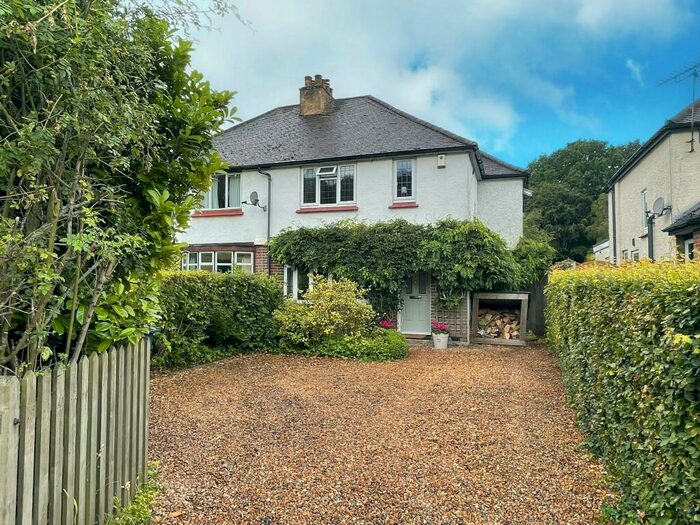 4 Bedroom Cottage For Sale In Bradenham Road, West Wycombe, HP14