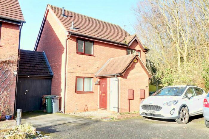 1 Bedroom Maisonette To Rent In Enville Close, Bloxwich, Walsall, WS3