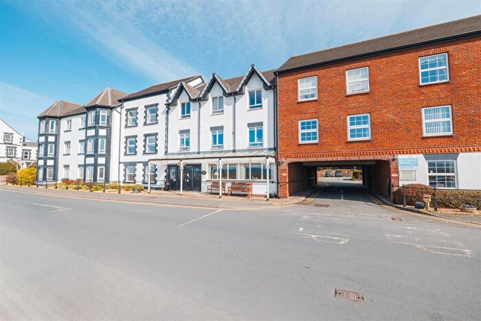 1 Bedroom Apartment For Sale In The Parade, Parkgate, Neston, Cheshire, CH64