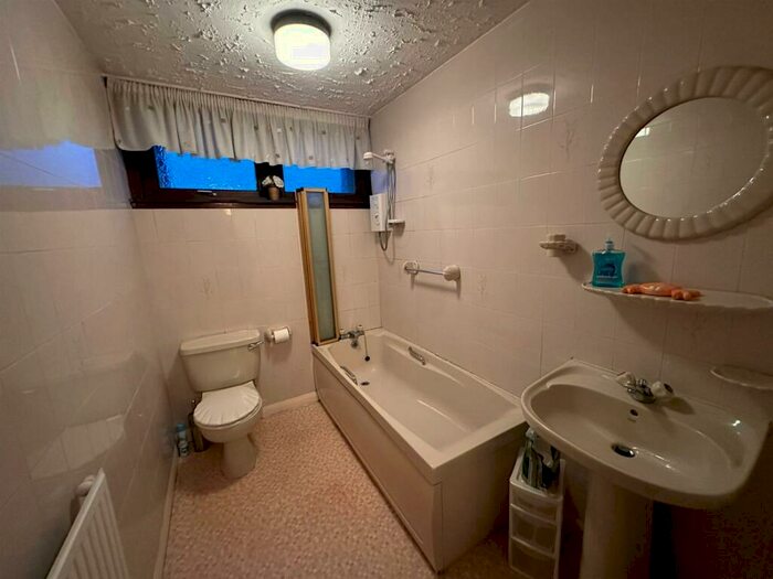 1 Bedroom Flat To Rent In Nelson Street, Greenock, PA15