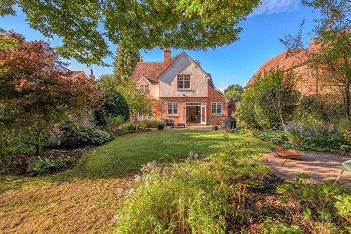 5 Bedroom Detached House For Sale In St Peters Hill, Caversham Heights, RG4