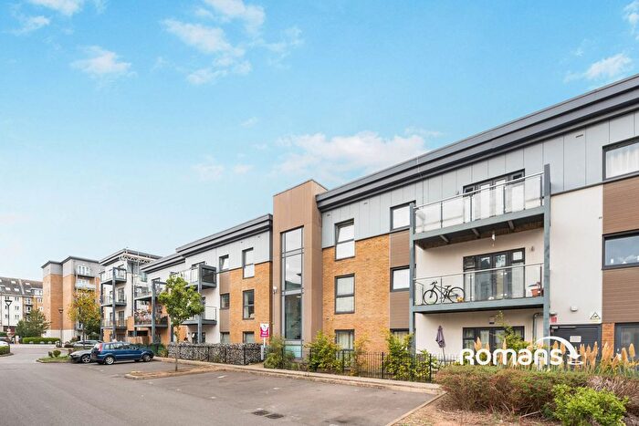 2 Bedroom Flat To Rent In Clovelly Court, Wintergreen Boulevard, West Drayton, UB7