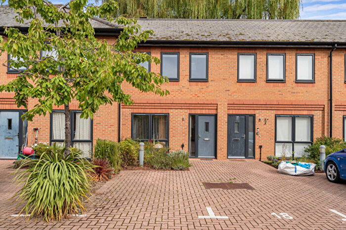 1 Bedroom Apartment For Sale In Lakesmere Close, Kidlington, OX5