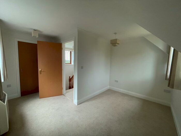 2 Bedroom Cottage To Rent In Flexford Road, North Baddesley, SO52