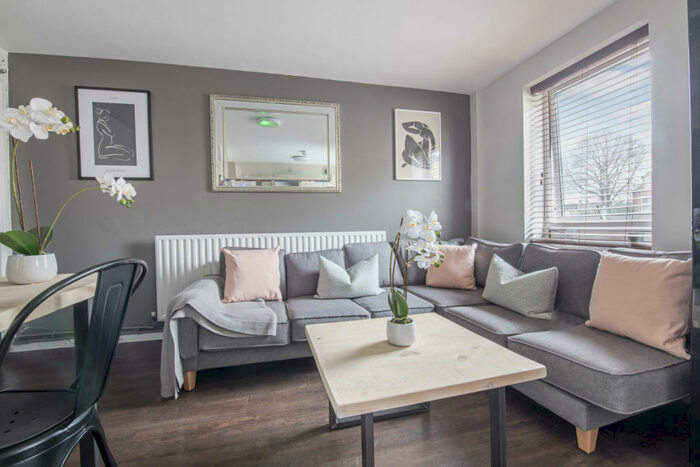 5 Bedroom Flat To Rent In Flat, Rob Roy House, Nottingham, NG7