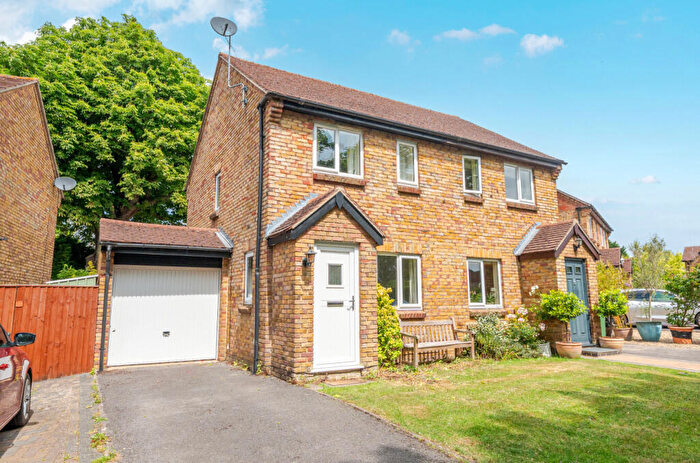 Semi-Detached House For Sale In The Glebe, Cumnor, Oxford, OX2