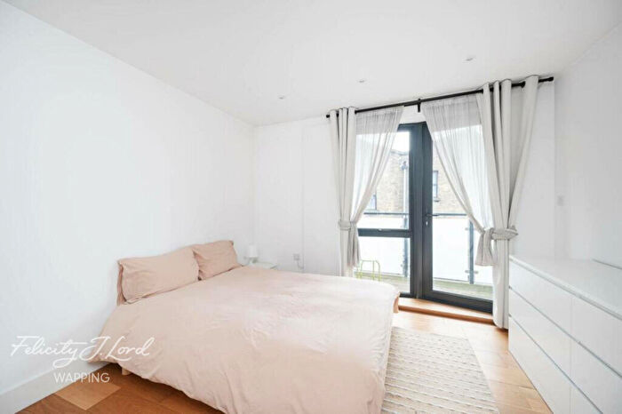 2 Bedroom Apartment To Rent In Umberston Street, London, E1
