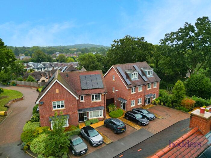 3 Bedroom Semi-Detached House To Rent In Surrey, KT16