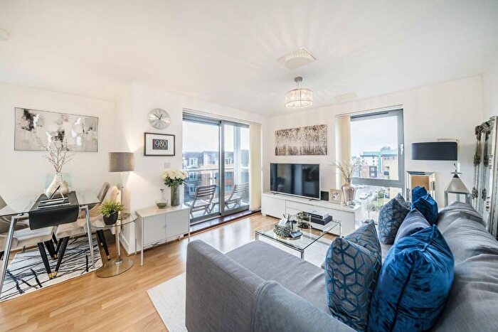 1 Bedroom Flat For Sale In St. Georges Grove, Earlsfield, SW17