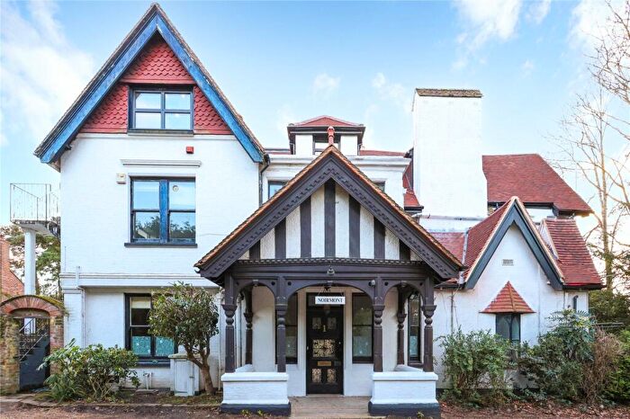 3 Bedroom Apartment To Rent In Cobbetts Hill, Weybridge, Surrey, KT13