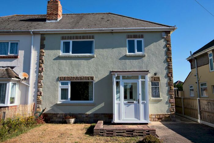 4 Bedroom House To Rent In Mossley Avenue, BH12
