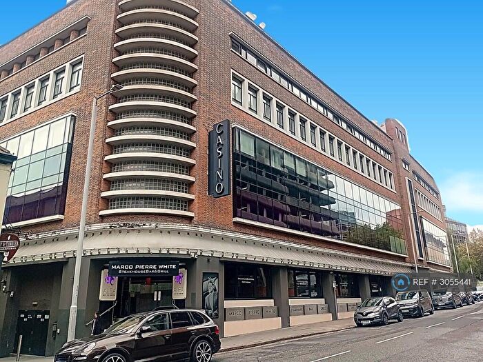 2 Bedroom Penthouse To Rent In The Axis, Nottingham, NG1
