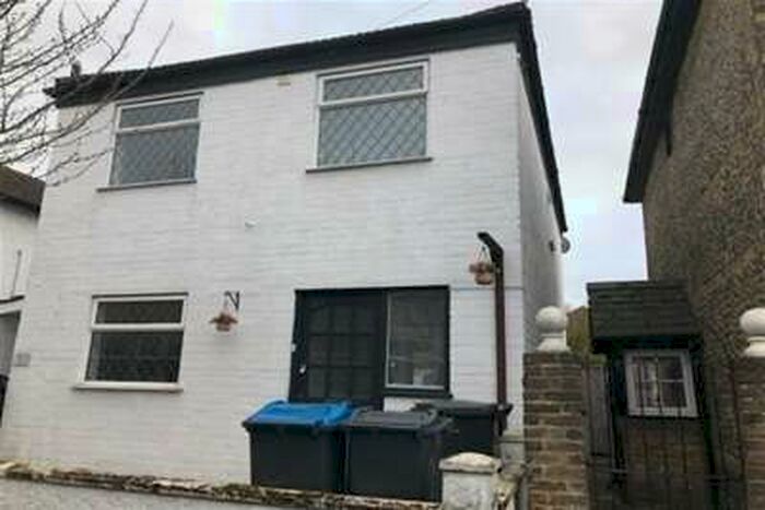 3 Bedroom Detached House To Rent In Napier Road, CR2, South Croydon