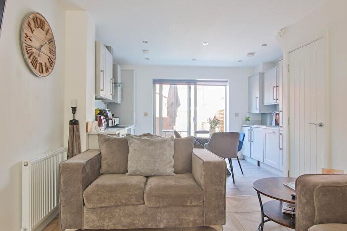 3 Bedroom Terraced House For Sale In Thwaite Street, Cottingham, HU16