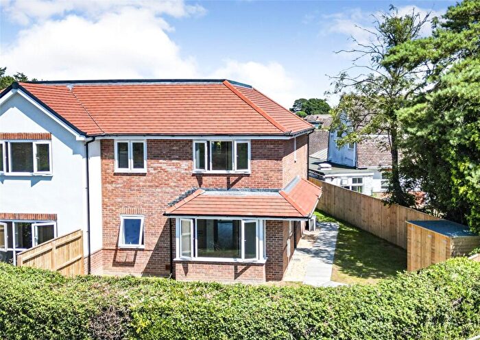 4 Bedroom Semi-Detached House For Sale In Lodge Road, Pennington, Lymington, Hampshire, SO41