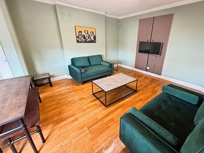 6 Bedroom House To Rent In Derby Road, Lenton, East Midlands, NG7