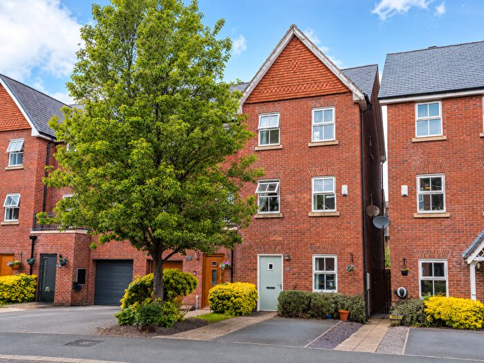 4 Bedroom Semi-Detached House For Sale In Holywell Drive, Warrington, WA1