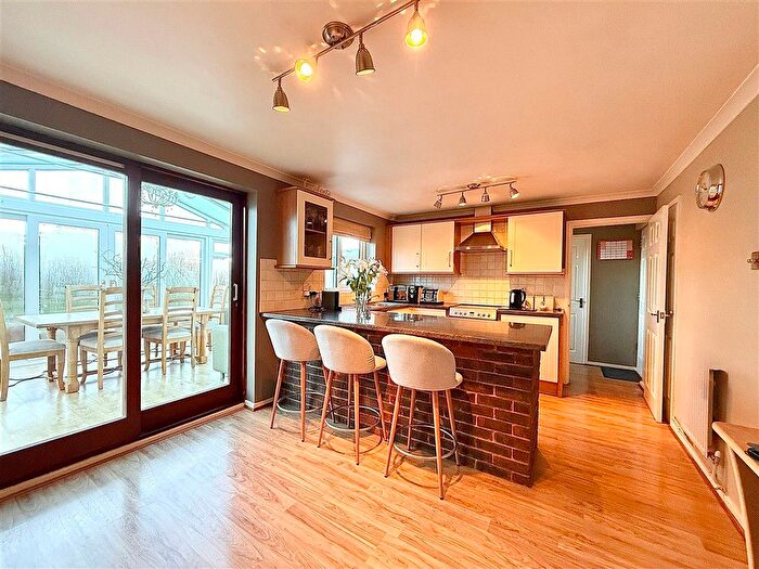 4 Bedroom Detached House For Sale In The Russets, Meopham, Kent, DA13