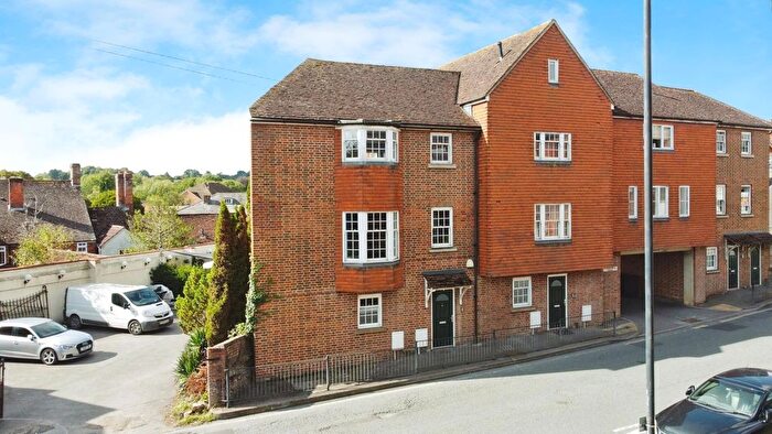 4 Bedroom End Terrace House For Sale In New Road, Marlborough, SN8