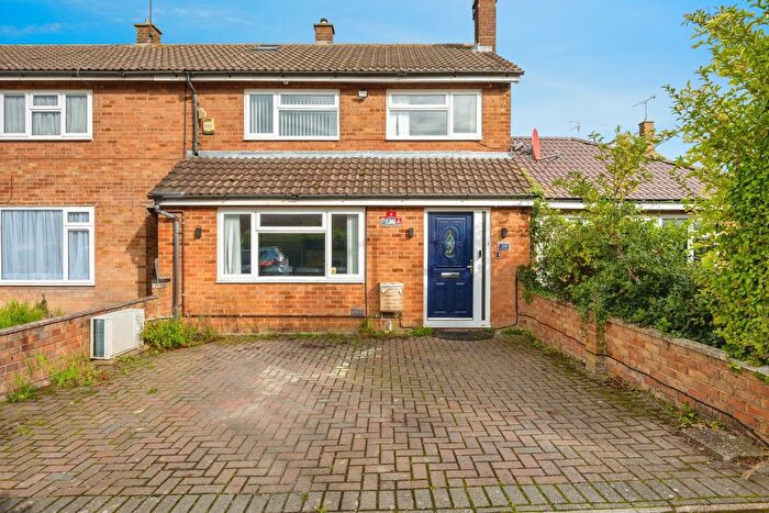 3 Bedroom Terraced House For Sale In Churchfield Road, Houghton Regis, Dunstable, LU5