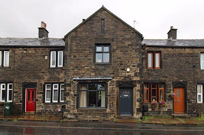 2 Bedroom Terraced House For Sale In Calderbrook Road, Littleborough, OL15