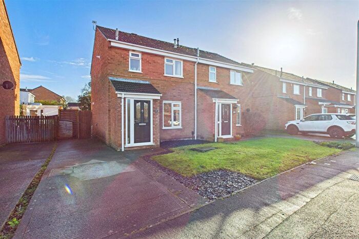 3 Bedroom Semi Detached House For Sale In Kenn Moor Drive, Clevedon, BS21