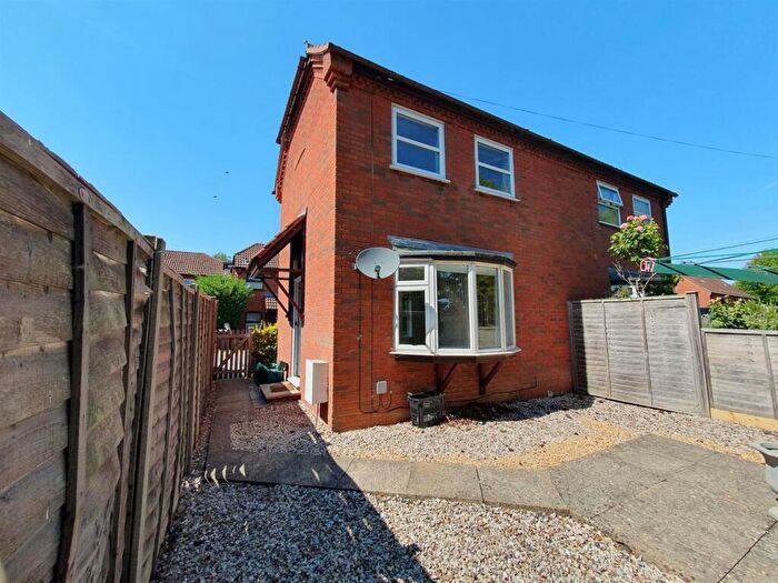 1 Bedroom House To Rent In Charlton Place, Newbury, RG14