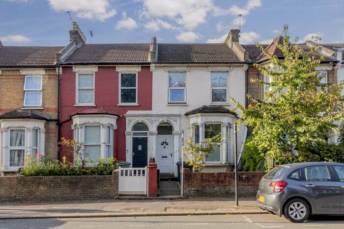 3 Bedroom Terraced House To Rent In West Green Road, London, N15