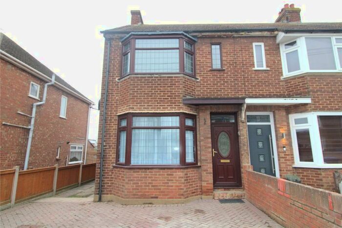 2 Bedroom End Of Terrace House To Rent In Harps Avenue, Minster On Sea, Sheerness, Kent, ME12