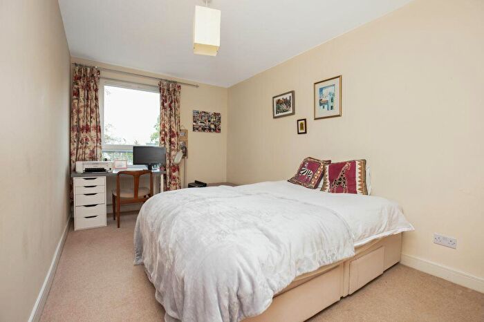 2 Bedroom Flat For Sale In (flat ), Barnton Grove, Barnton, Edinburgh, EH4