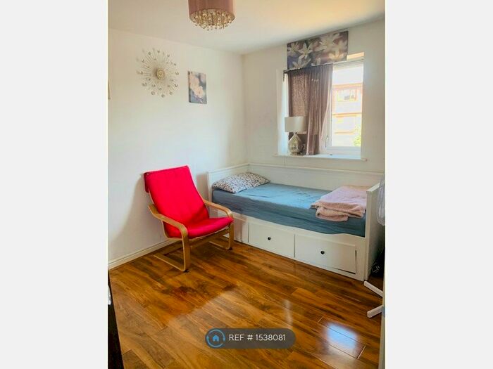 3 Bedroom Terraced House To Rent In Bredle Way, Essex, RM15