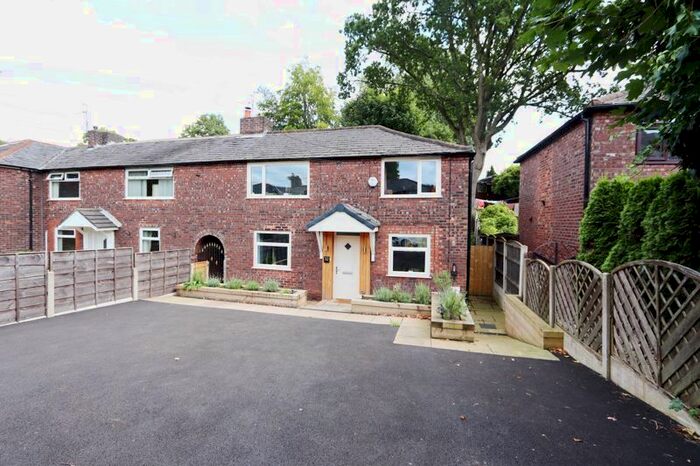 3 Bedroom Semi-Detached House To Rent In Scholes Walk, Prestwich, Manchester, M25