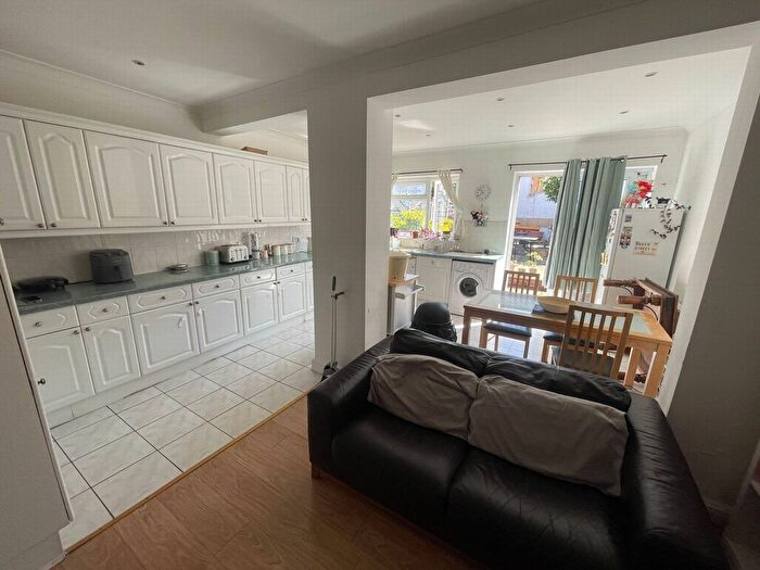 3 Bedroom Terraced House To Rent In Hale End Road, Walthamstove, E17