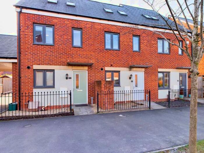 3 Bedroom End Of Terrace House To Rent In Jenner Boulevard, Lyde Green, Bristol, BS16