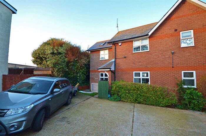 2 Bedroom Maisonette To Rent In Ramridge Road, Luton, LU2