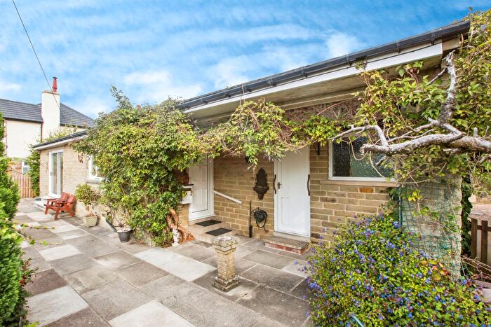 2 Bedroom Detached Bungalow For Sale In Hill Crest Close, Sowerby Bridge, HX6