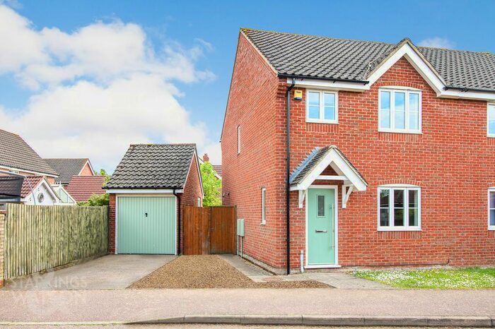 3 Bedroom Semi-Detached House To Rent In Speedwell Road, Wymondham, NR18