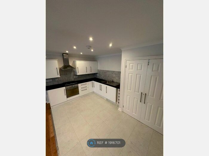 2 Bedroom Terraced House To Rent In Colletts Court, Redruth, TR16