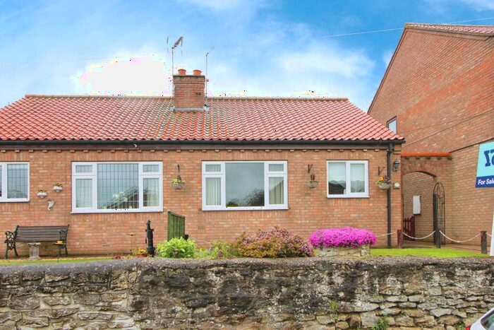 2 Bedroom Semi-Detached Bungalow For Sale In West Street, West Halton, Scunthorpe, DN15