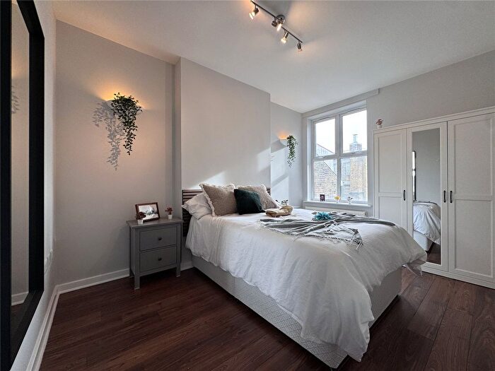 2 Bedroom Flat To Rent In Church Street, Enfield, EN2