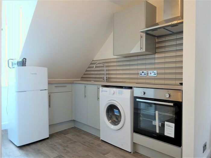 Studio To Rent In Roundhill Crescent, Brighton BN2