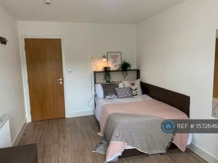 2 Bedroom Flat To Rent In Neuadd Y Castell, Bangor, LL57